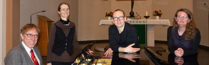 Gruppenbild mit den vier Kirchenmusikerinnen und Kirchenmusikern der Region NoOMi