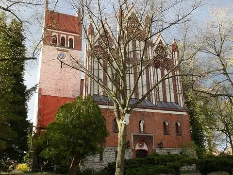 Königin-Luise-Kirche von außen